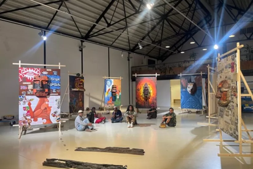 Udeido Collectief: Michael Yan Devis, Yanto Gombo, Albertho Wanma, S.Y. Glenn Miteboga, Costantinus Raharusun en Dicky Takndare Foto: © DEFE