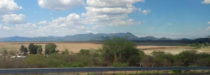 Het meer van Cuitzeo in Michoacán, dat ieder jaar droger komt te staan Het meer van Cuitzeo in Michoacán, dat ieder jaar droger komt te staan