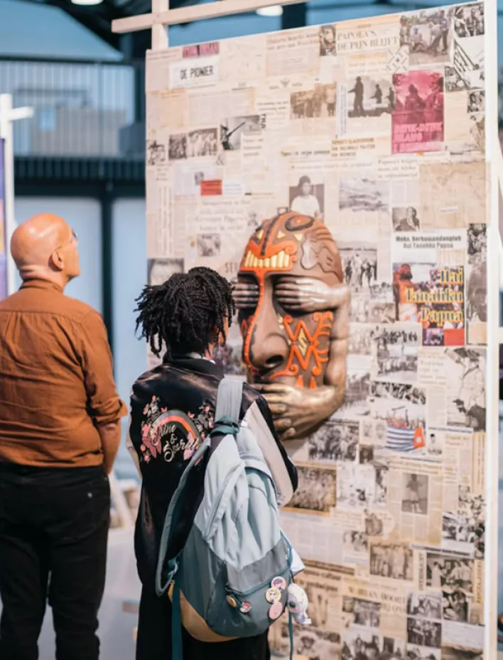 Hidden Faces of Papua (2025) by Udeido collective and artist Kevin van Braak. Installation photo of the mask, Bihm from the exhibition Lawan! (2025) at Framer Framed, Amsterdam. Photo: © Maarten Nauw / Framer Framed